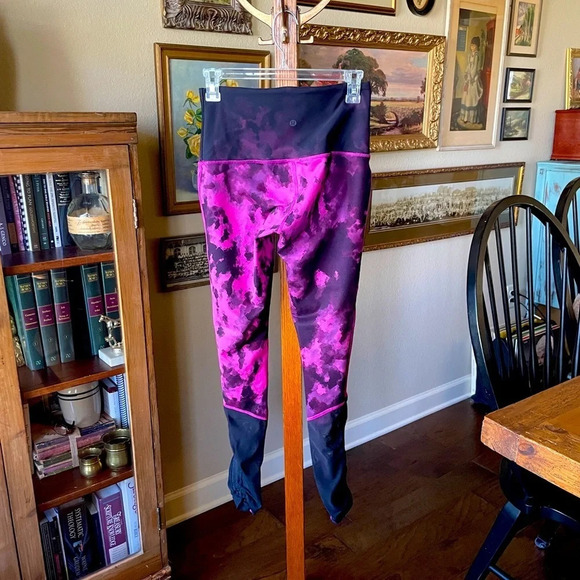 Lululemon Sweaty Endeavor leggings SZ 8 black pink - Picture 3 of 7